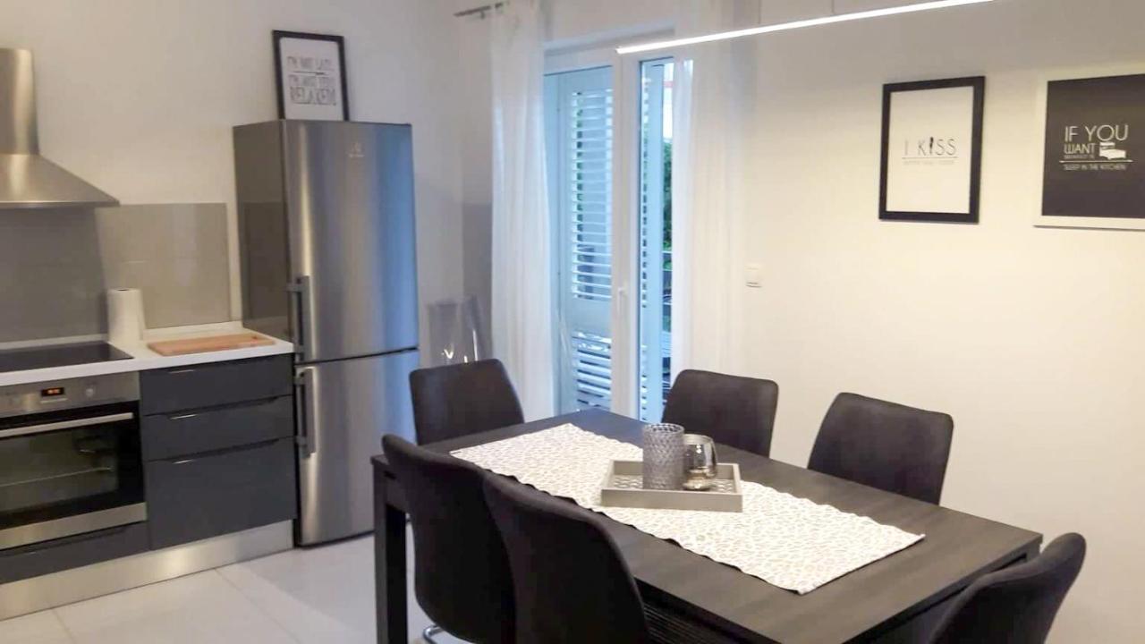 Apartman Ivana Podgora Exterior foto